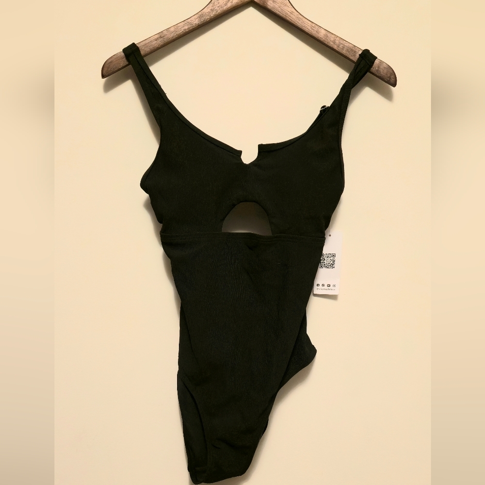 Brand New ✨️Black Cutout Swimsuit Charmo Size Small NWT - Picture 4 of 9